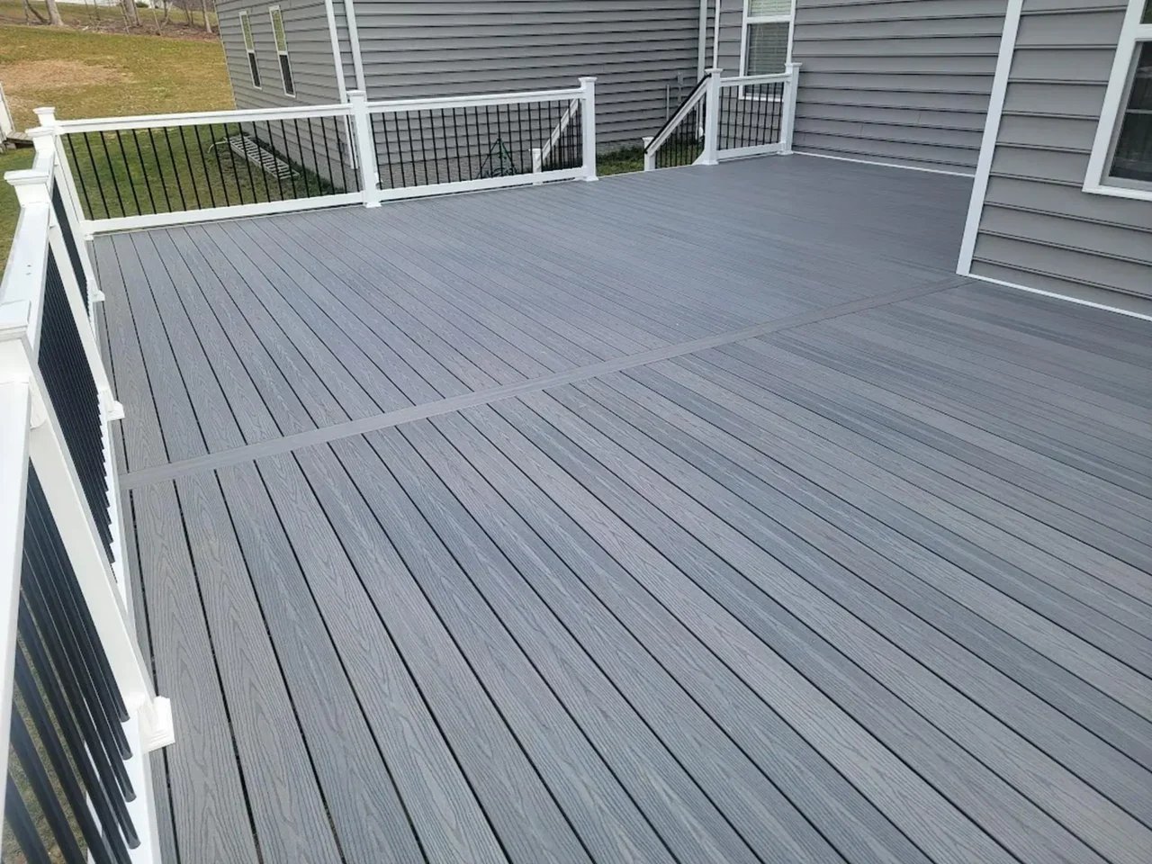 Composite Deck by BetonBlu Remodeling